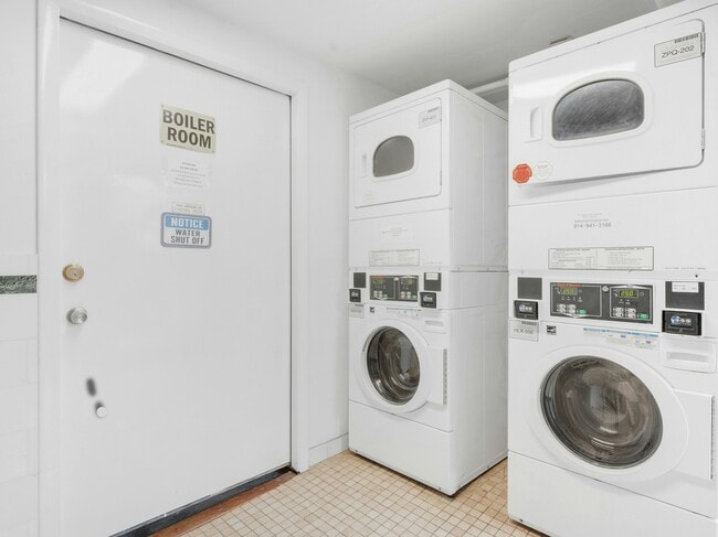 Building Photo - 12 Lincoln Pl