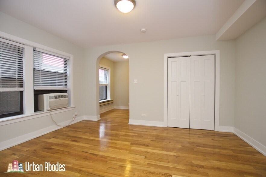 Building Photo - 556 W Arlington Pl