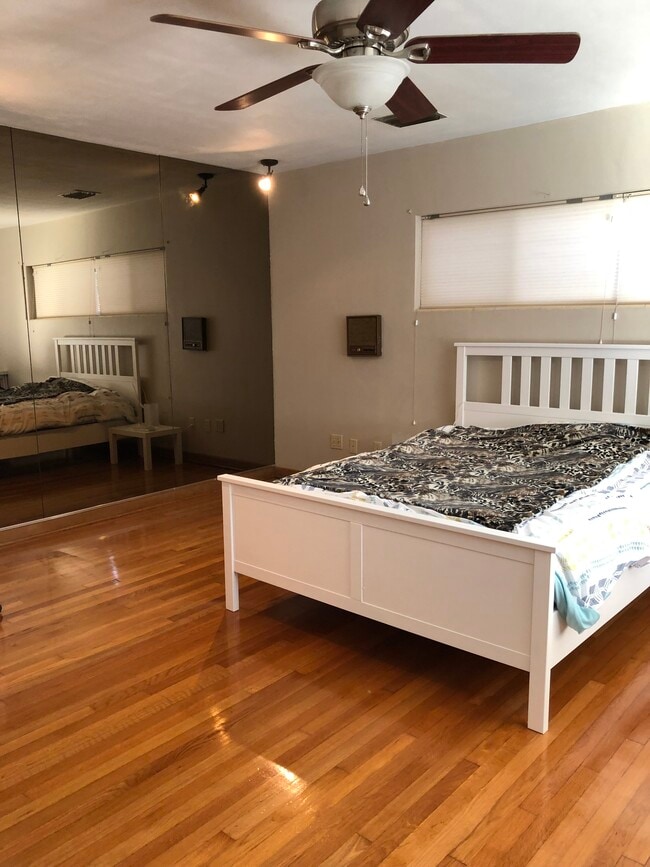 Building Photo - 2156 NW 4th Pl