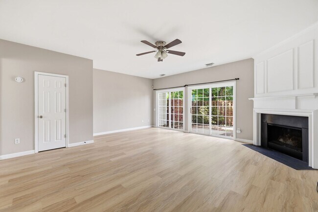 Building Photo - 3221 Mannington Dr