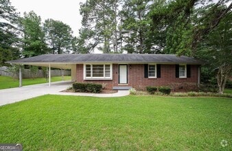 Building Photo - 120 Soule St