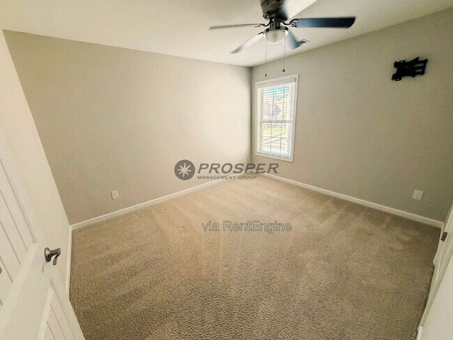 Building Photo - 108 Redmont Ct