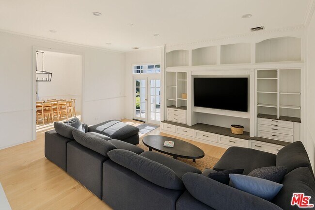 Building Photo - 28600 Pacific Coast Hwy