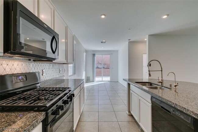 Building Photo - 1027 Huckburn Ave