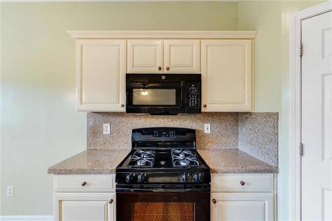Building Photo - 1817 Waterside Dr