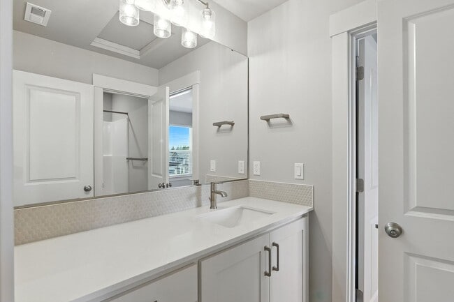 Building Photo - Brand New 3-Bedroom, 2.5-Bath Home in Rive...