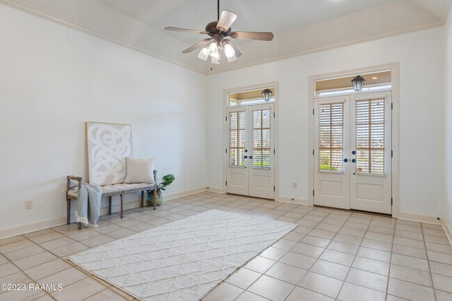 Building Photo - 126 Kingspointe Cir