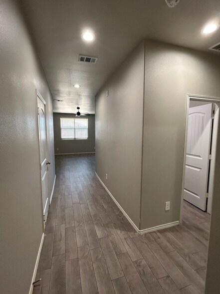 Building Photo - 1813 Palo Duro Dr
