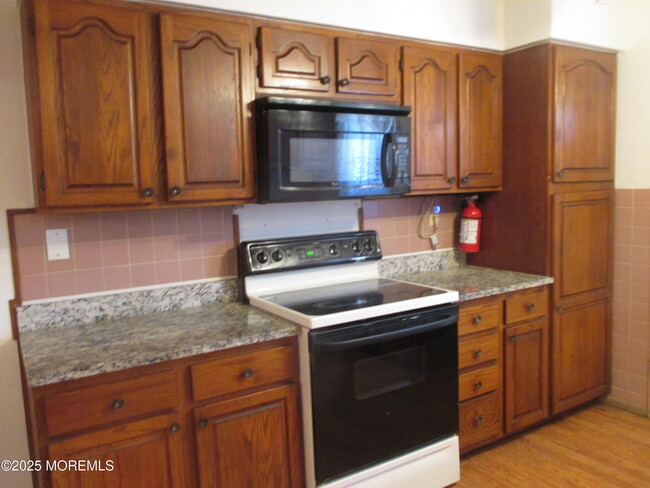 Building Photo - 89D Dorchester Dr