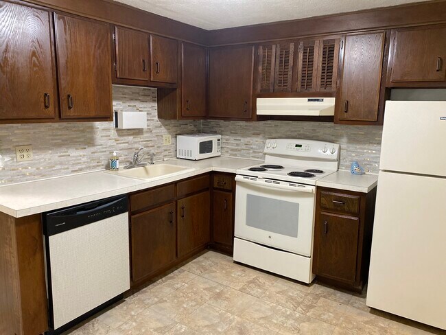 Building Photo - 58 Spencer Rd