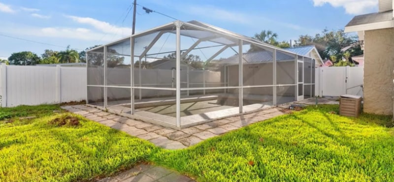 Building Photo - 2425 Stuart St