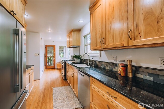 Building Photo - Charming 1940s Classic Brick Home