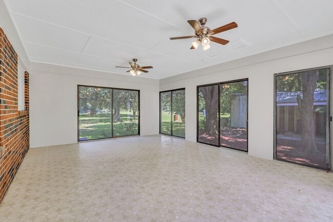 Building Photo - $500.00 OFF FIRST MONTHS RENT!!!!!