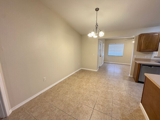 Building Photo - Lovely, Spacious 2 Bedroom, 2 Bathroom Home in Sebring!!