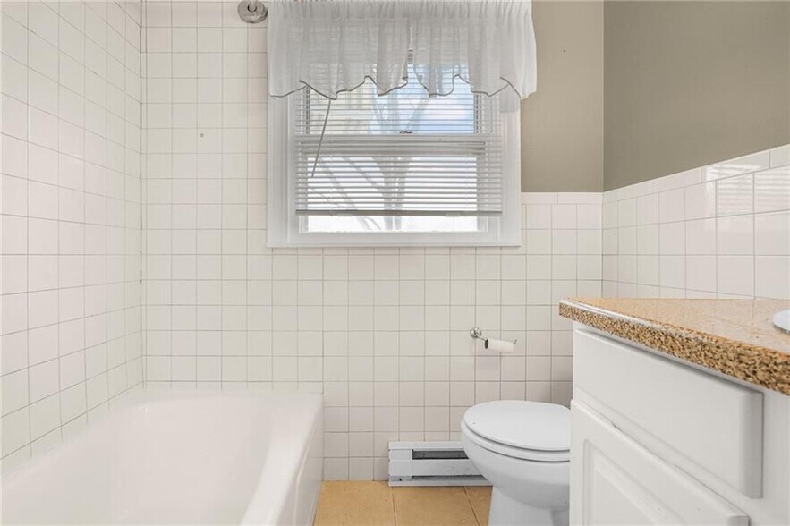 Building Photo - 3421 Pawtucket Ave