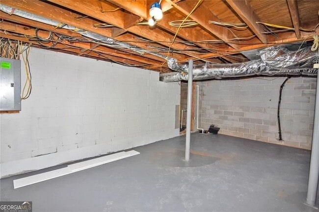 Building Photo - 86 Regency Way SE