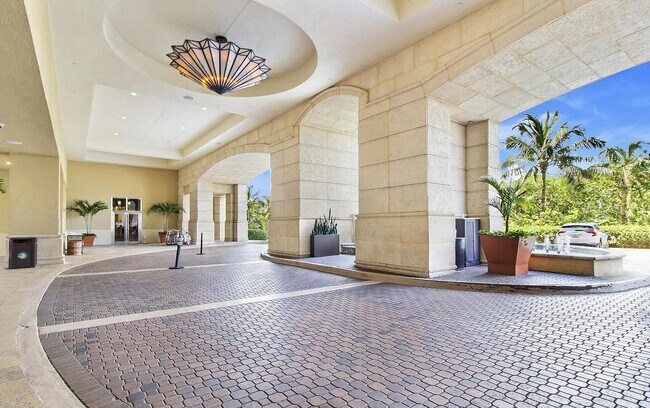 Building Photo - 3800 N Ocean Dr