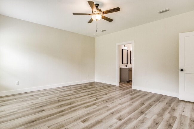 Building Photo - 6809 Water St