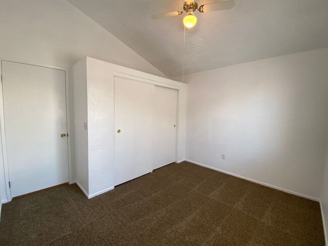 Building Photo - Great 2 Bedroom Home in Bullhead City!