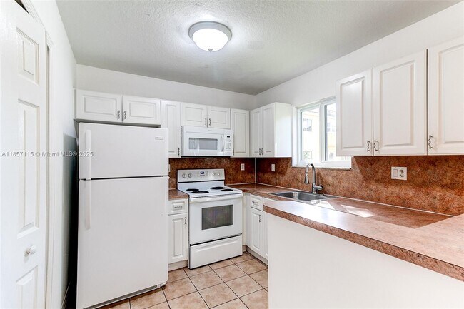 Building Photo - 970 NE 34th Ave