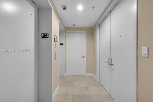 Building Photo - 791 Crandon Blvd