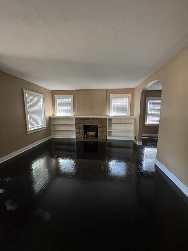 Building Photo - Updated 3 bedroom, 1 bathroom house with washer/dryer hookups Hurry! Limited-Time Special: NO APP...