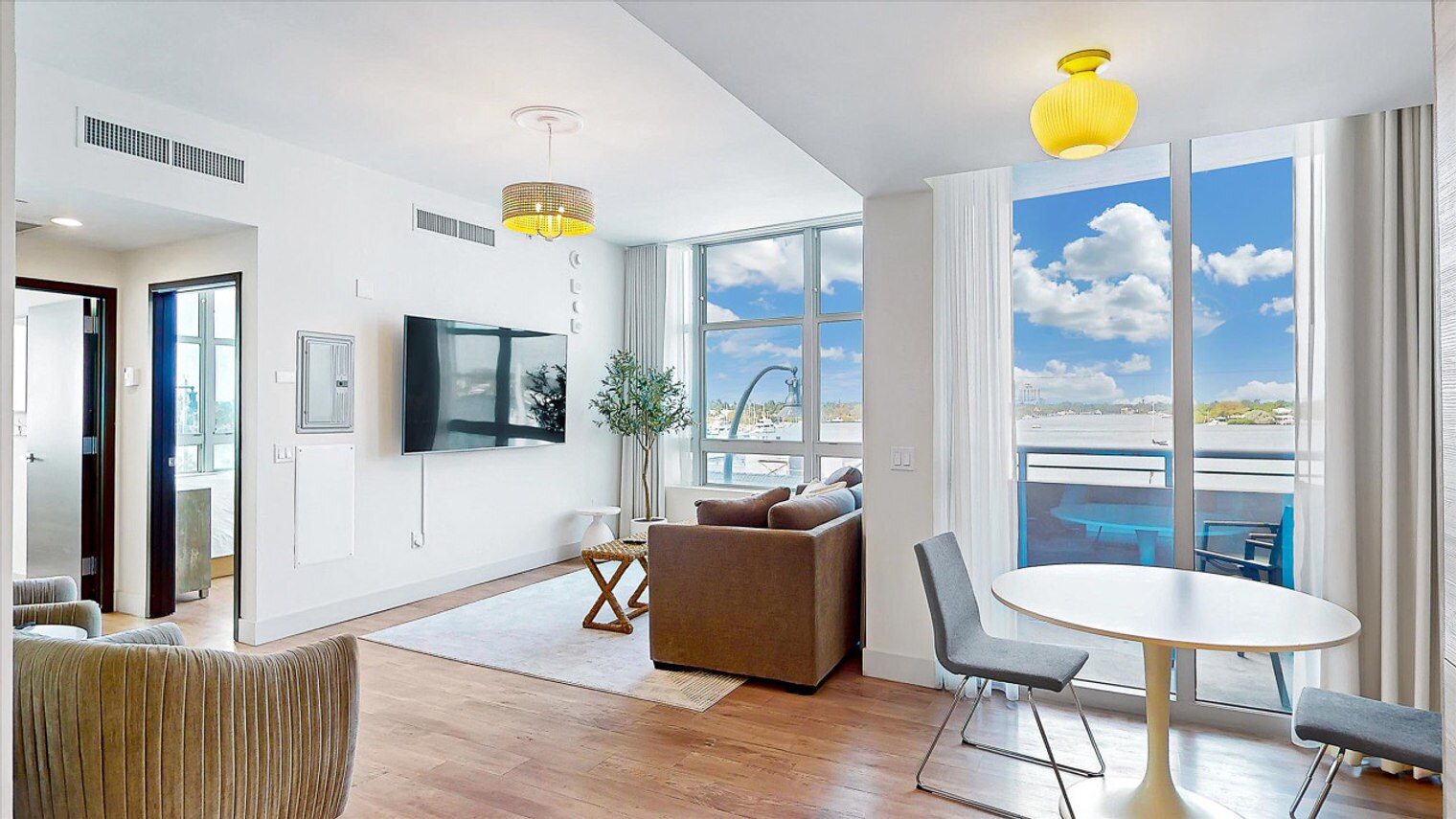 Building Photo - 777 N Ocean Dr