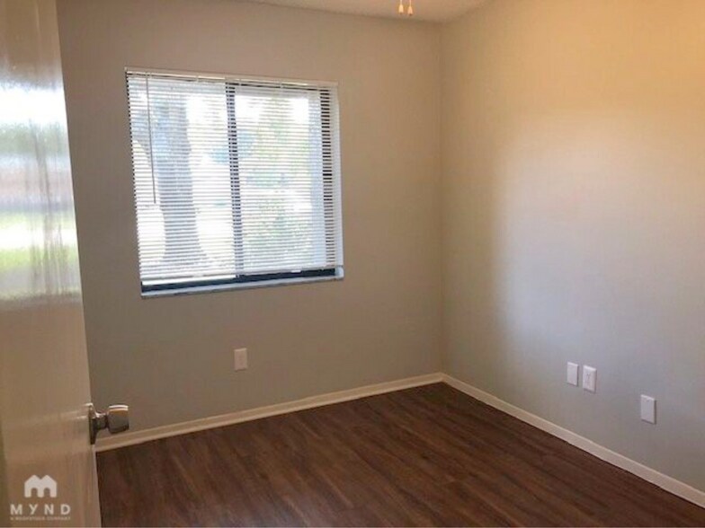 Building Photo - 1060 Huntington Ct