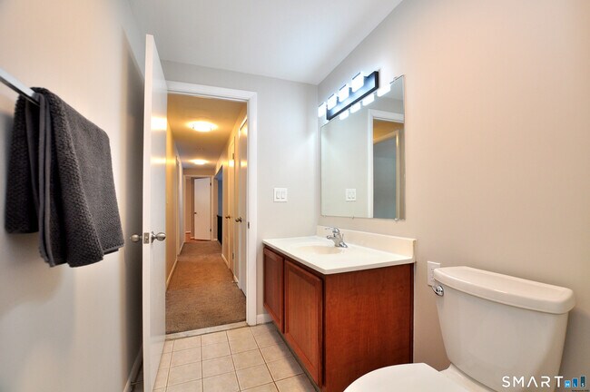 Building Photo - 25 Red Stone Dr