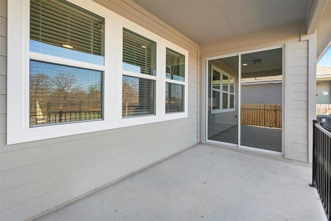 Building Photo - 453 Gaida Loop