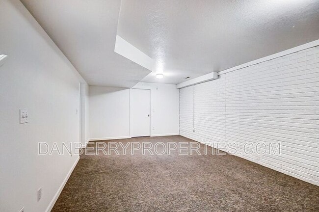 Building Photo - 3571 Turret Green Dr