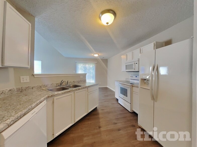 Building Photo - 4518 Redcliff S Ln