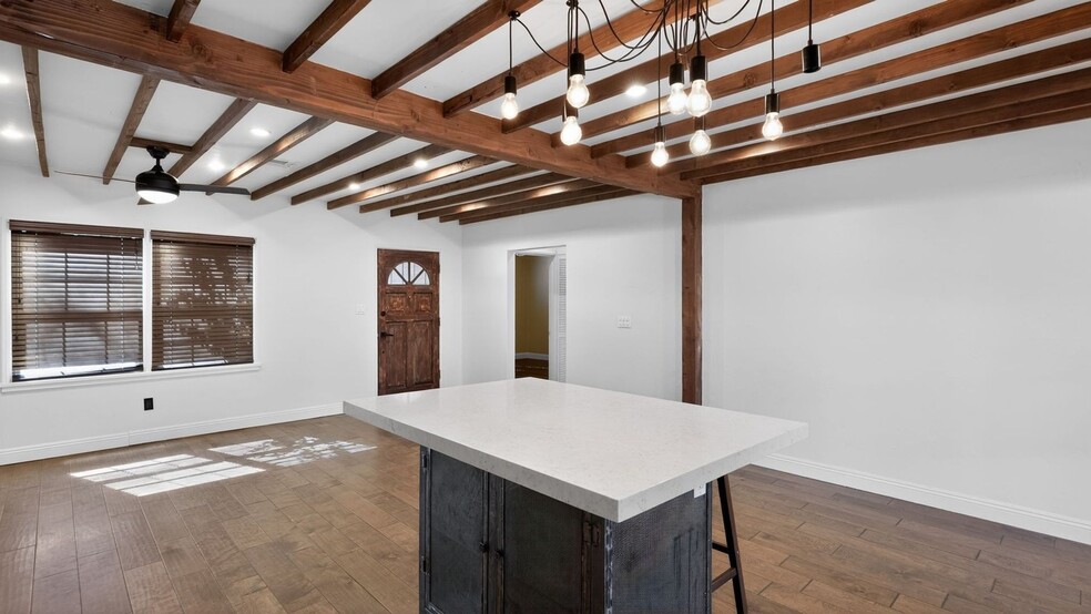 Building Photo - 506 W Coolidge St