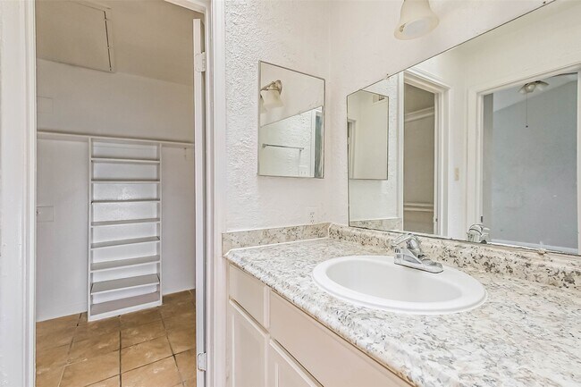 Building Photo - 6633 W Airport Blvd