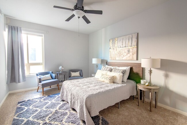 Building Photo - 2B/2B Luxury Louisville Condo with Mountai...