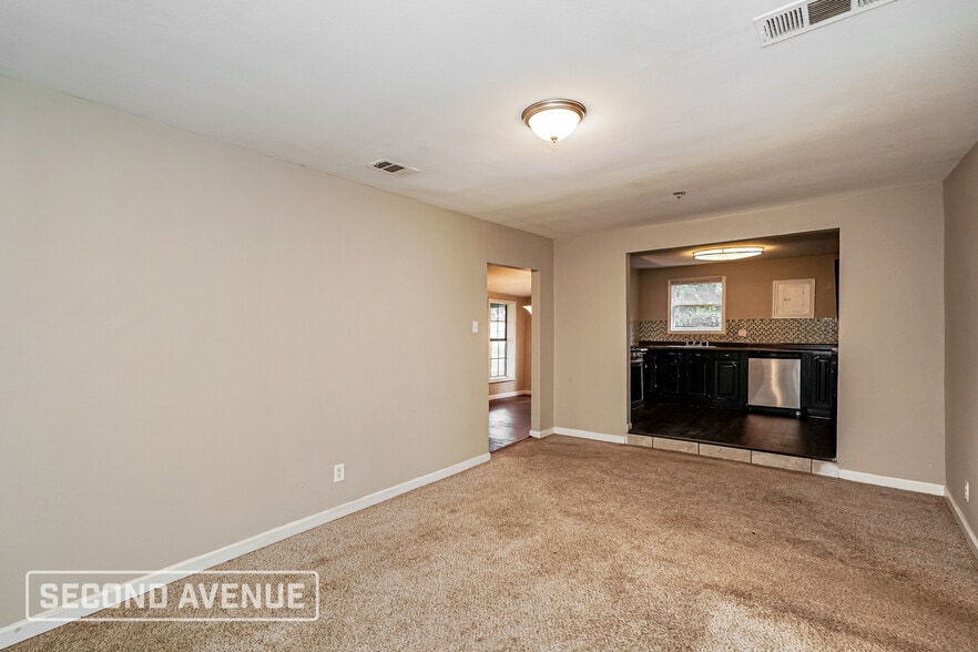 Building Photo - 7104 Foster Dr