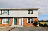 Building Photo - 405 Sherando Ct