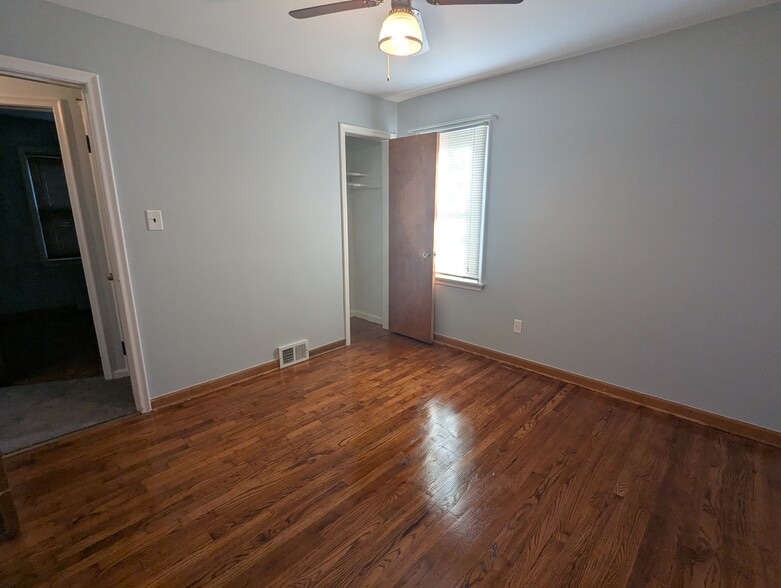 Building Photo - 9319 Fenton Ave