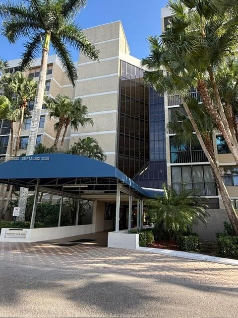 Building Photo - 16300 Golf Club Rd