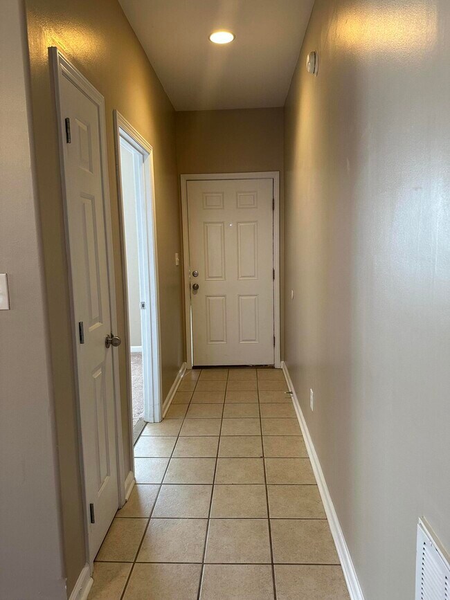 Building Photo - 107 Sea Pines Way