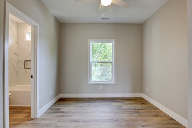 Building Photo - 238 3rd St