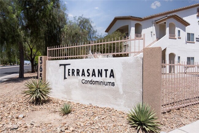 Building Photo - 5655 E Sahara Ave