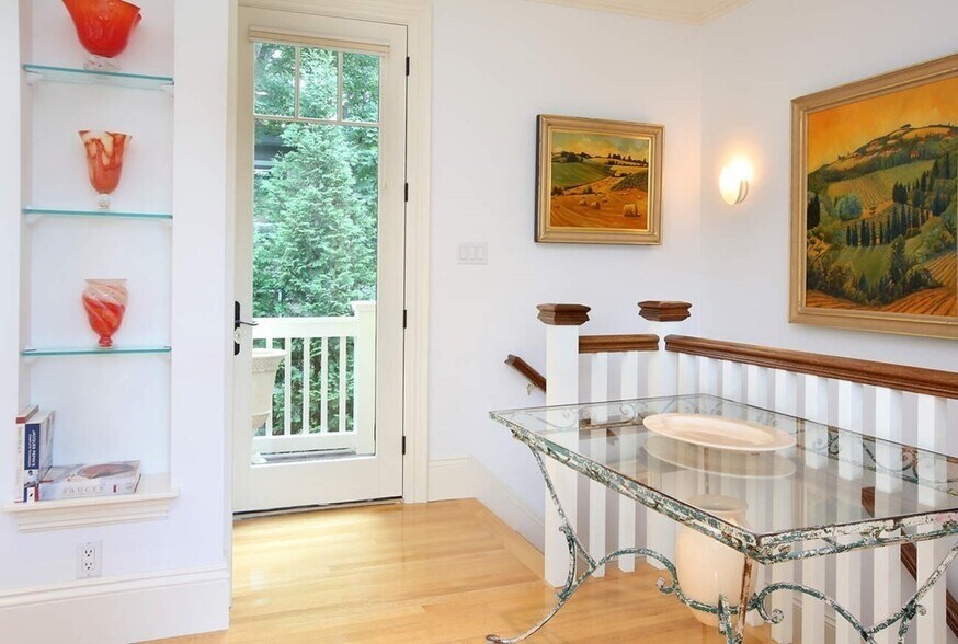 Building Photo - 29 Avon St