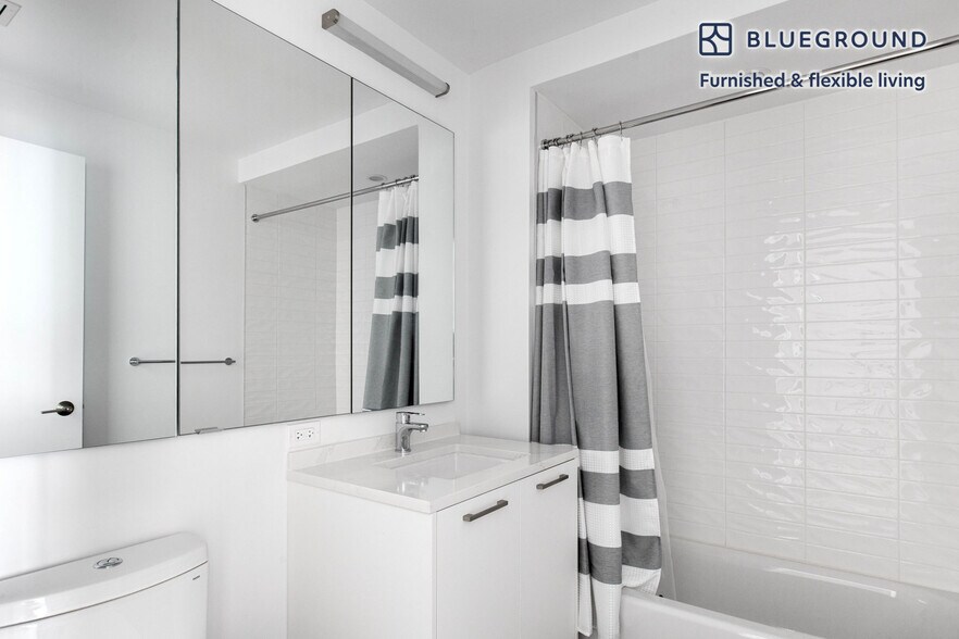 Building Photo - 949 1st St SE