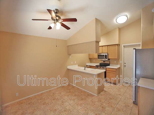 Building Photo - 6853 W State Ave