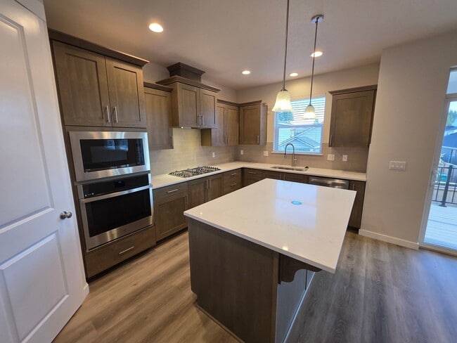 Building Photo - BRAND NEW!! 5-Bedroom Scouters Mountain Home!