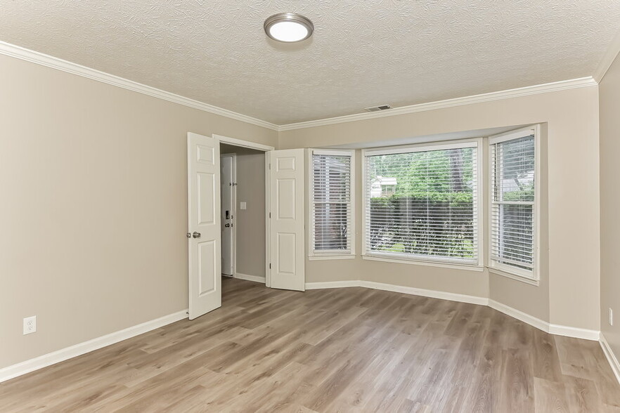 Building Photo - 3811 Eden Glen Dr SE