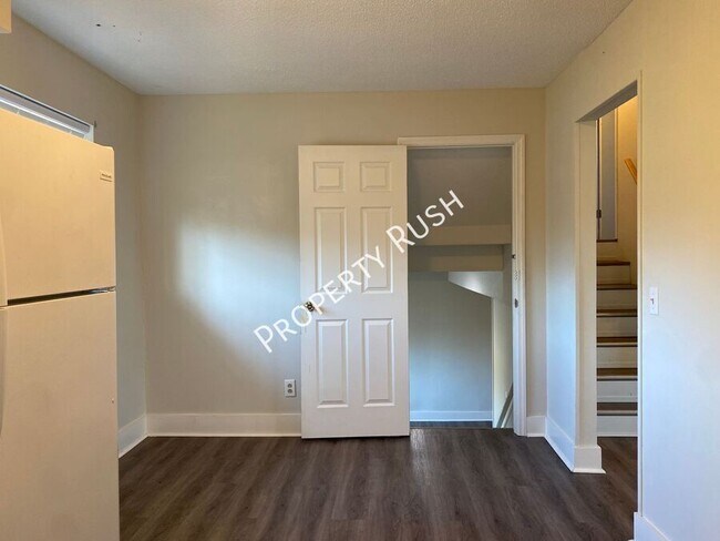 Building Photo - 4727 Tessie Ln