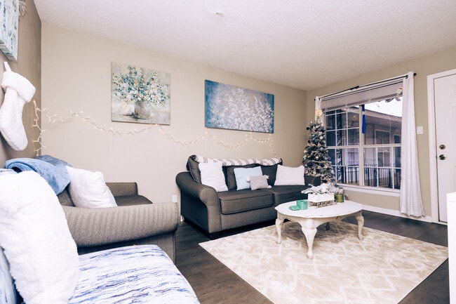 Building Photo - Villages at Harrison Creek- $1000.00 off!
