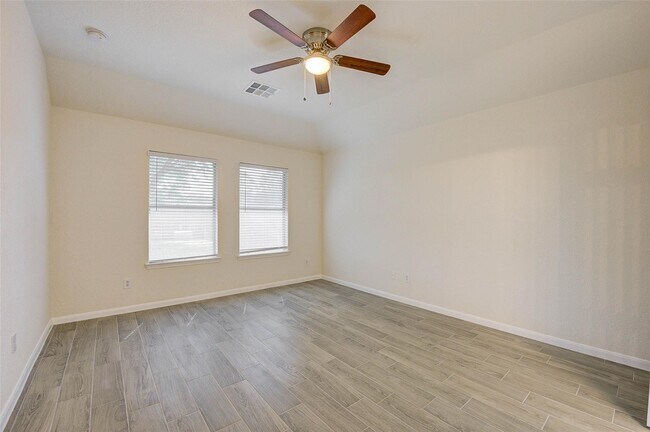 Building Photo - 32403 Cross Spring Park Ln